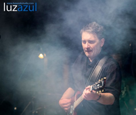 Miguel Costas, guitarra en ristre en el concierto de las fiestas de Sant Vicent Ferrer.