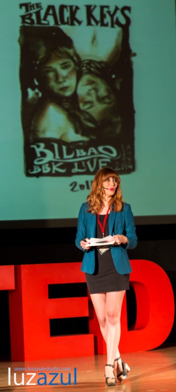 Charlas TEDxLa Vall organizadas por el IES Honori Garcia de La Vall d'Uixó. 2014. Fotos Raúl Rubio, luzazul estudio. Paula Bonet cartel The Black Keys Bilbao BBK Live