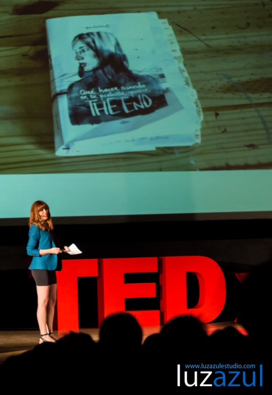 Charlas TEDxLa Vall organizadas por el IES Honori Garcia de La Vall d'Uixó. 2014. Fotos Raúl Rubio, luzazul estudio. Paula Bonet Que hacer cuando en la pantalla aparece The End