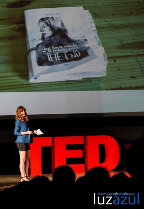 Charlas TEDxLa Vall organizadas por el IES Honori Garcia de La Vall d'Uixó. 2014. Fotos Raúl Rubio, luzazul estudio. Paula Bonet Que hacer cuando en la pantalla aparece The End