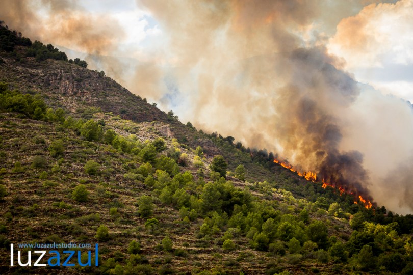 Incendio forestal en la Vall d'Uixó. 2014. Luzazul estudio (Raúl Rubio
