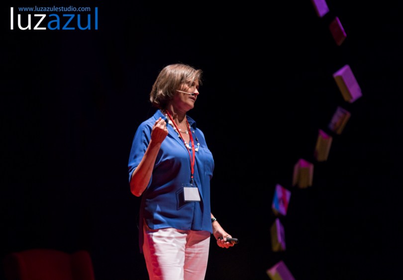 Concha Maldonado en las charlas TEDxLaVall2015, organizadas por el IES Honori Garcia en la Vall d'Uixó. Foto: Raúl Rubio (www.luzazulestudio.com)