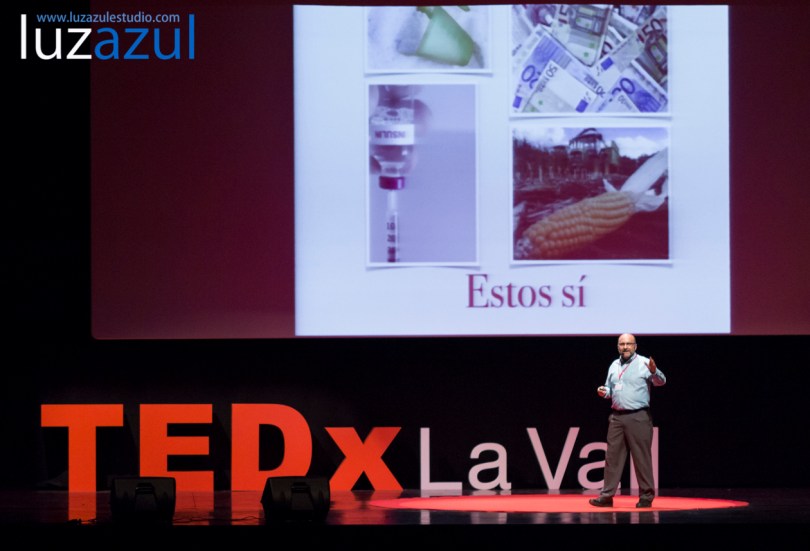 José Antonio López en las charlas TEDxLaVall2015, organizadas por el IES Honori Garcia en la Vall d'Uixó. Foto: Raúl Rubio (www.luzazulestudio.com)