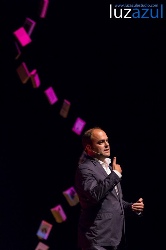 José Carlos Díez en las charlas TEDxLaVall2015, organizadas por el IES Honori Garcia en la Vall d'Uixó. Foto: Raúl Rubio (www.luzazulestudio.com)