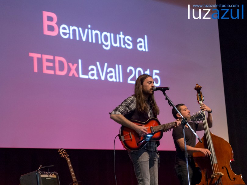 Junior Mackenzie en las charlas TEDxLaVall2015, organizadas por el IES Honori Garcia en la Vall d'Uixó. Foto: Raúl Rubio (www.luzazulestudio.com)