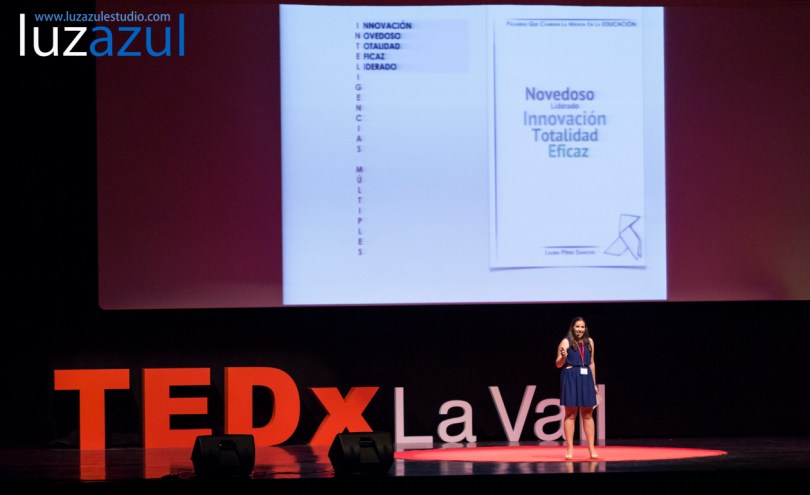 Laura Pérez Sanchis en las charlas TEDxLaVall2015, organizadas por el IES Honori Garcia en la Vall d'Uixó. Foto: Raúl Rubio (www.luzazulestudio.com)