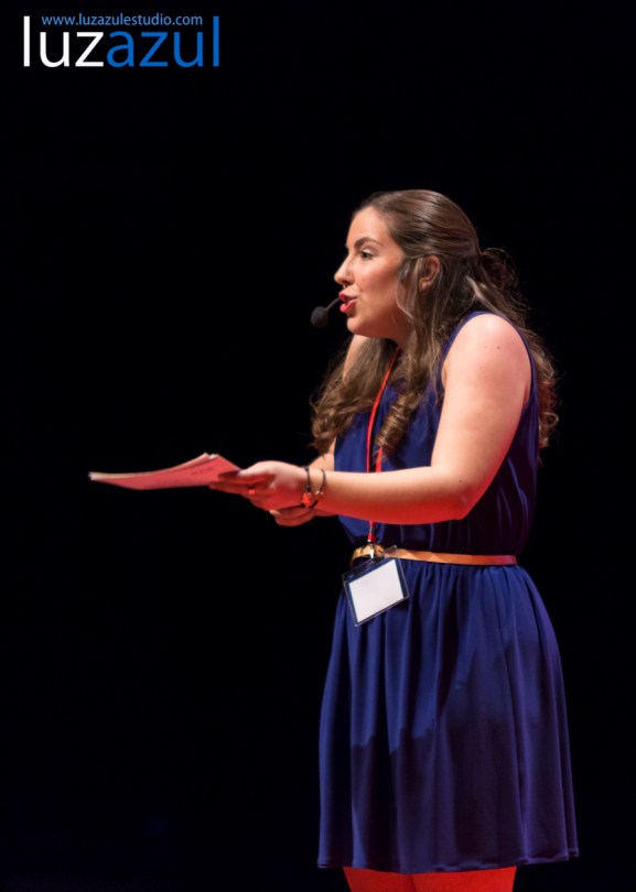 Laura Pérez Sanchis en las charlas TEDxLaVall2015, organizadas por el IES Honori Garcia en la Vall d'Uixó. Foto: Raúl Rubio (www.luzazulestudio.com)