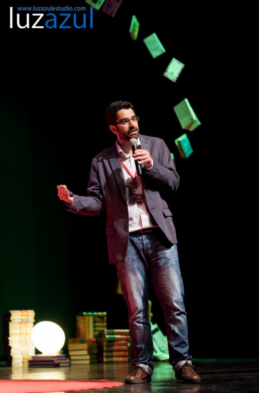 Manolo Moliner en las charlas TEDxLaVall2015, organizadas por el IES Honori Garcia en la Vall d'Uixó. Foto: Raúl Rubio (www.luzazulestudio.com)