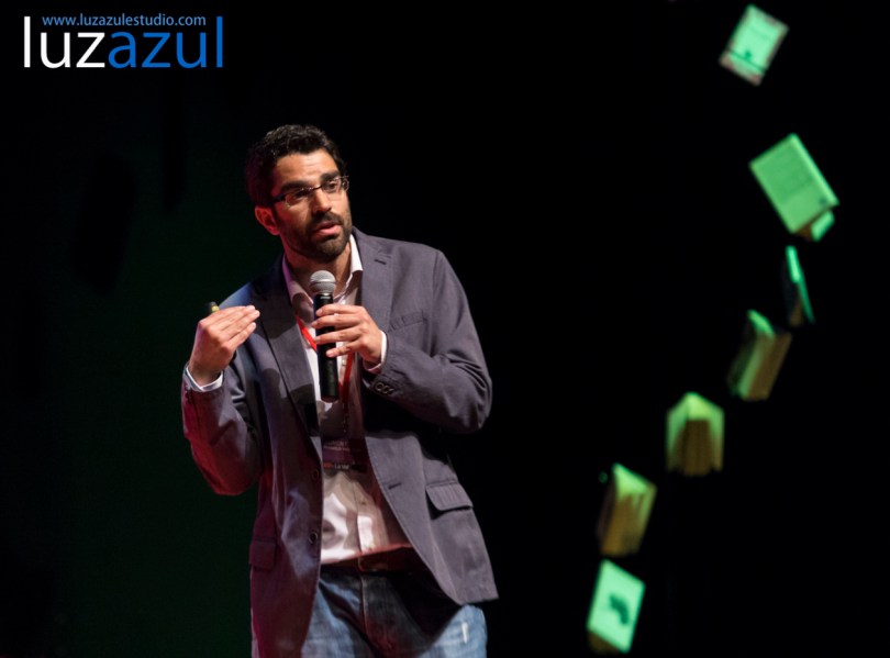 Manolo Moliner en las charlas TEDxLaVall2015, organizadas por el IES Honori Garcia en la Vall d'Uixó. Foto: Raúl Rubio (www.luzazulestudio.com)