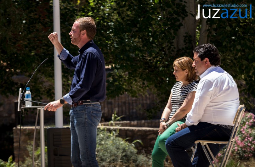 Mitin PP la Vall d'Uixó, con Oscar Clavell, Isabel Bonig y Javier Moliner. Foto: Raul Rubio (www.luzazulestudio.com). Mayo 2015