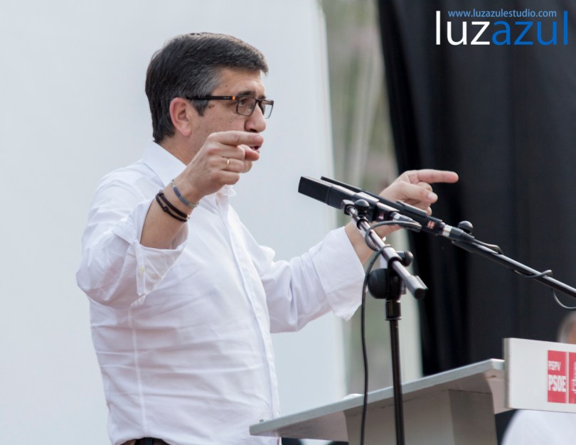 Presentacion de Tania Baños como candidata del PSPV la Vall d'Uixo. Interviene el exlehendakari Patxi López. Foto: Raul Rubio (www.luzazulestudio.com)