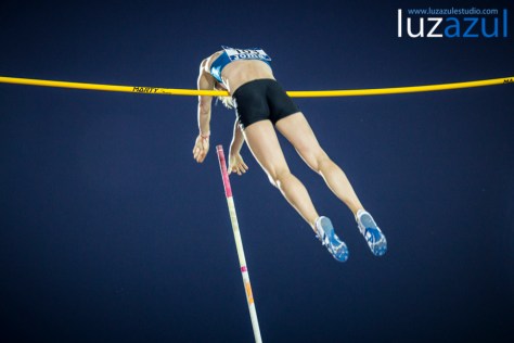 La pertiguista vasca, colgada sobre el 4.40.